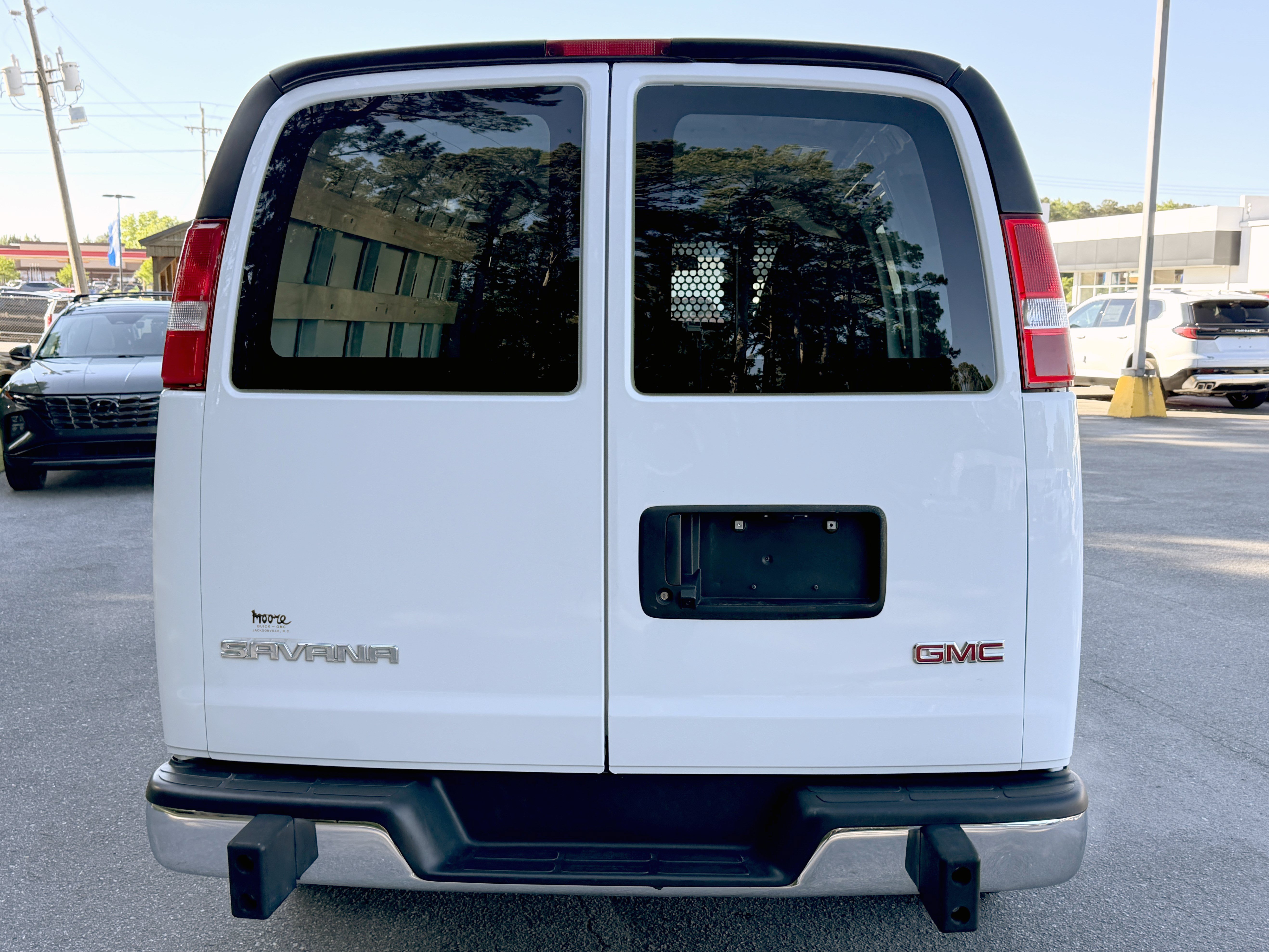 Used 2025 GMC Savana 2500 w/ Driver Convenience Package RWD image 25