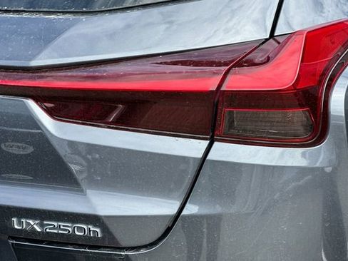 Used 2022 Lexus UX 250h w/ Accessory Package (Z2) AWD/4WD image 7