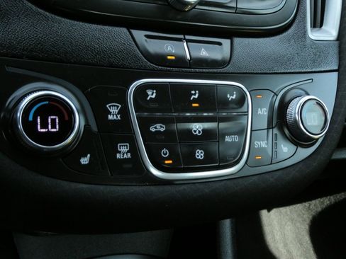 Used 2022 Chevrolet Malibu LT image 16