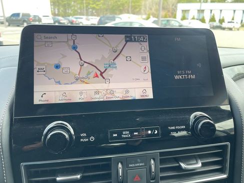 Used 2024 INFINITI QX80 Luxe image 9