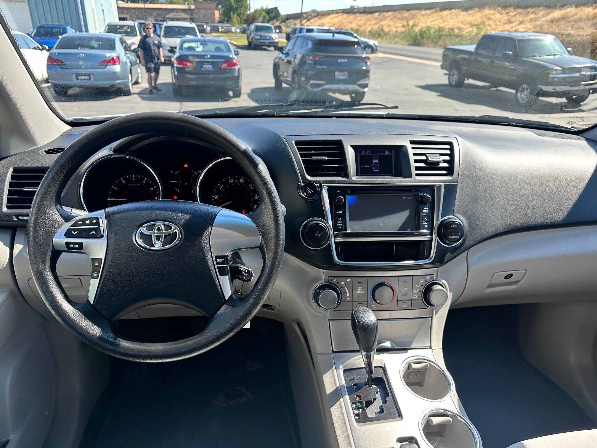 Used 2013 Toyota Highlander 4WD w/ Cold Weather Pkg image 7