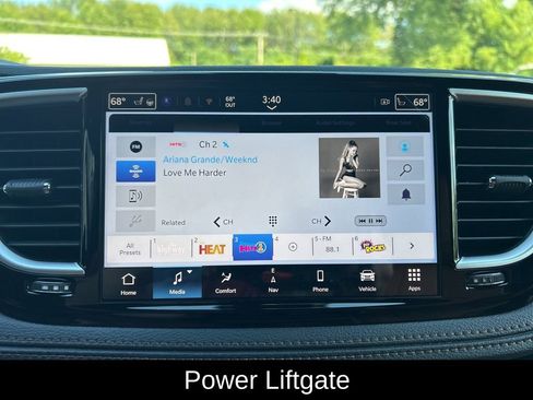 New 2026 Chrysler Pacifica Pinnacle w/ Trailer Tow Group image 23