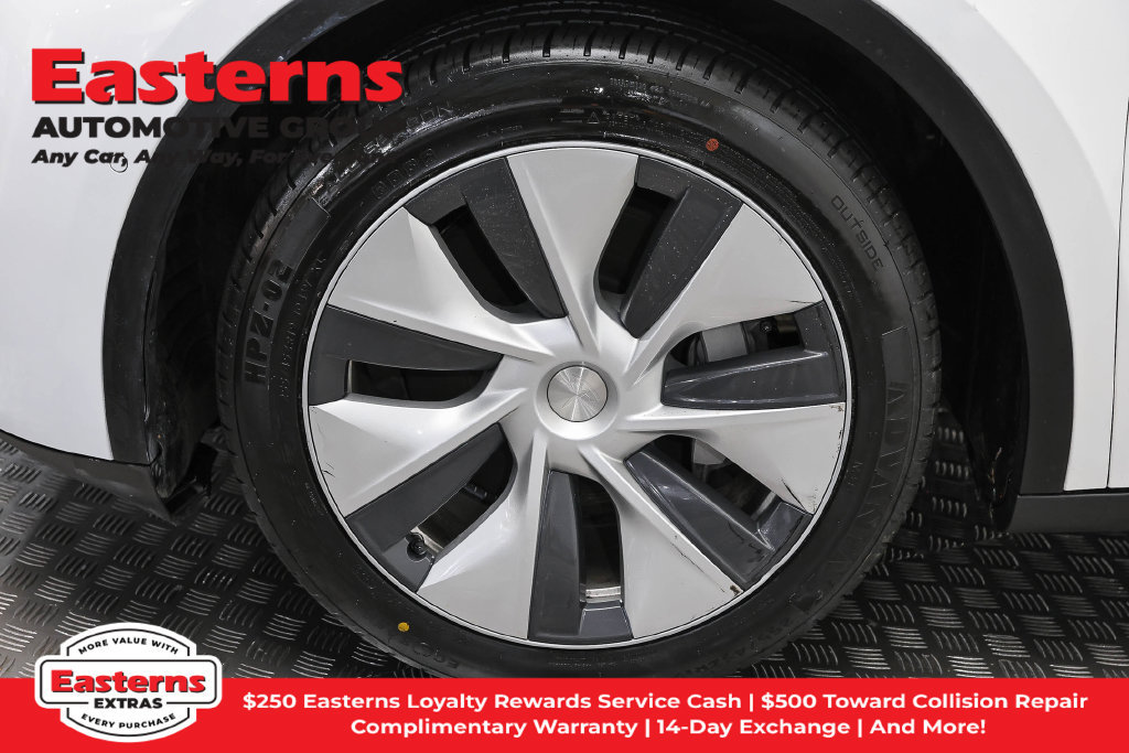 Used 2022 Tesla Model Y Long Range AWD/4WD image 26