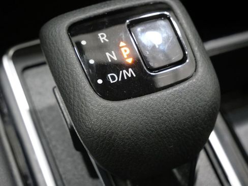 Used 2025 Nissan Pathfinder SV FWD image 22
