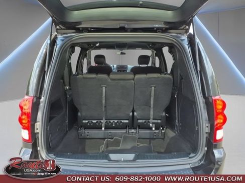 Used 2016 Dodge Grand Caravan SE FWD image 19