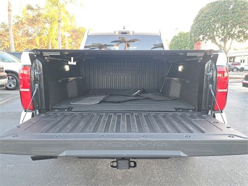 Used 2025 Toyota Tacoma TRD Sport image 9