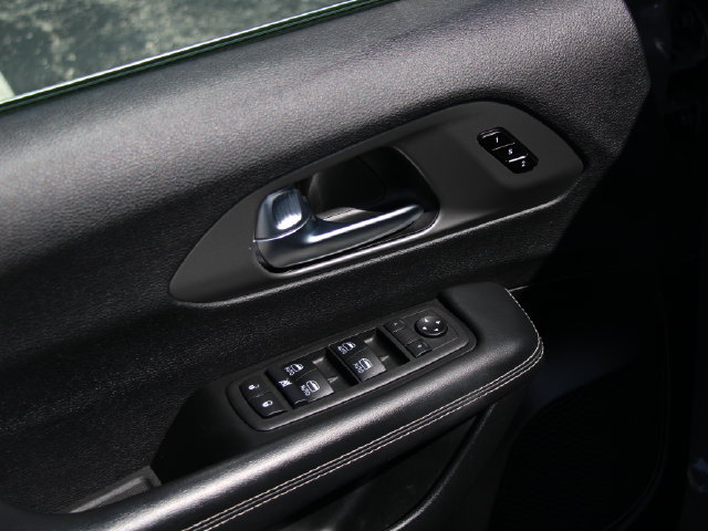 Used 2025 Chrysler Pacifica Select FWD image 14