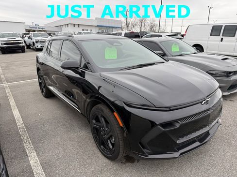 Certified 2025 Chevrolet Equinox EV RS image 2