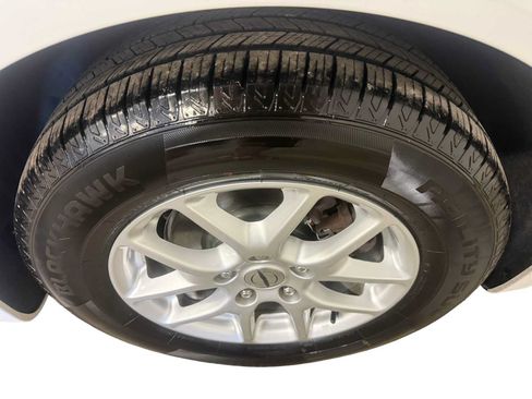 Used 2022 Chrysler Pacifica Touring-L FWD image 9
