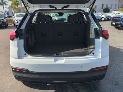 New 2027 Chevrolet Bolt LT w/ Comfort Package FWD image 24