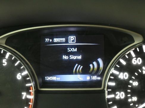 Used 2017 Nissan Pathfinder SL w/ SL Premium Package AWD/4WD image 17
