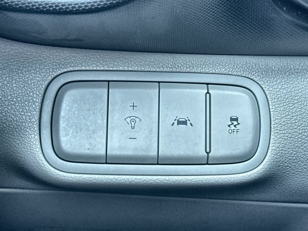 Used 2021 Hyundai Venue SEL FWD image 17
