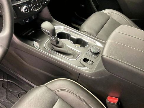 Used 2023 Chevrolet Traverse Premier w/ Redline Edition AWD/4WD image 16