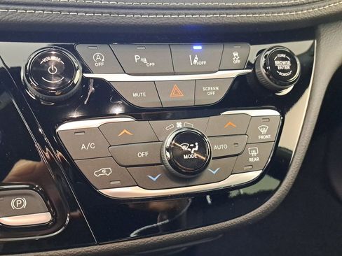 New 2026 Chrysler Pacifica Select image 23