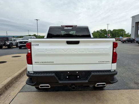 Used 2025 Chevrolet Silverado 1500 Custom Trail Boss AWD/4WD image 4