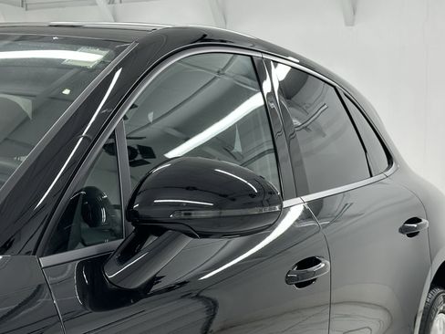 Certified 2025 Porsche Macan image 19