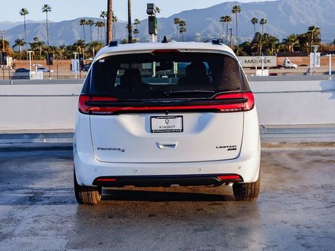 New 2026 Chrysler Pacifica Limited w/ S Appearance Package image 8