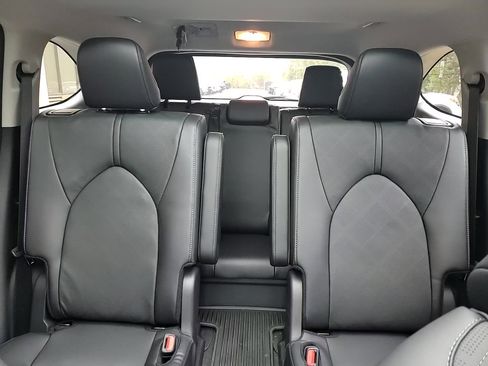 New 2025 Toyota Highlander Platinum image 21