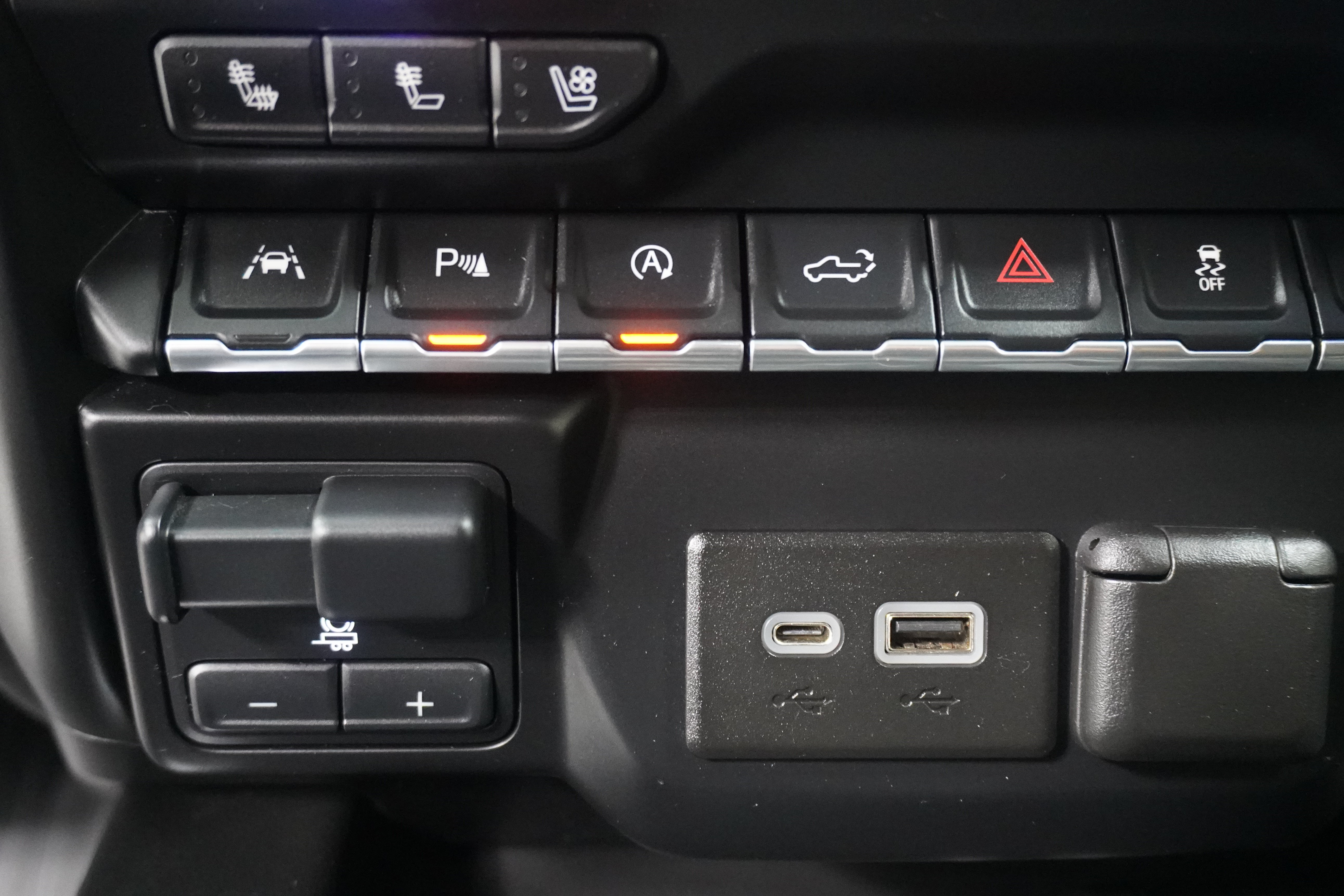 Used 2020 GMC Sierra 1500 AT4 w/ AT4 Premium Package AWD/4WD image 26