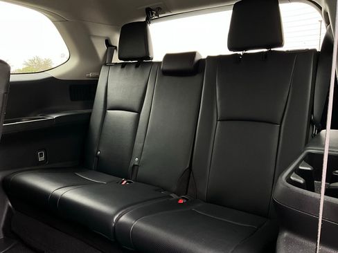 Used 2025 Toyota Grand Highlander XLE image 13