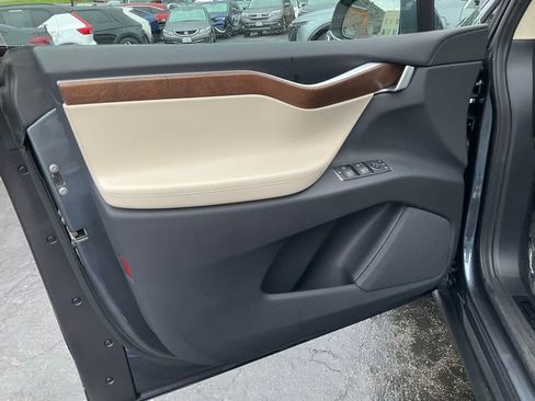 Used 2017 Tesla Model X 75D image 22
