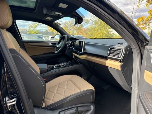 New 2026 Volkswagen Atlas Cross Sport SE image 16