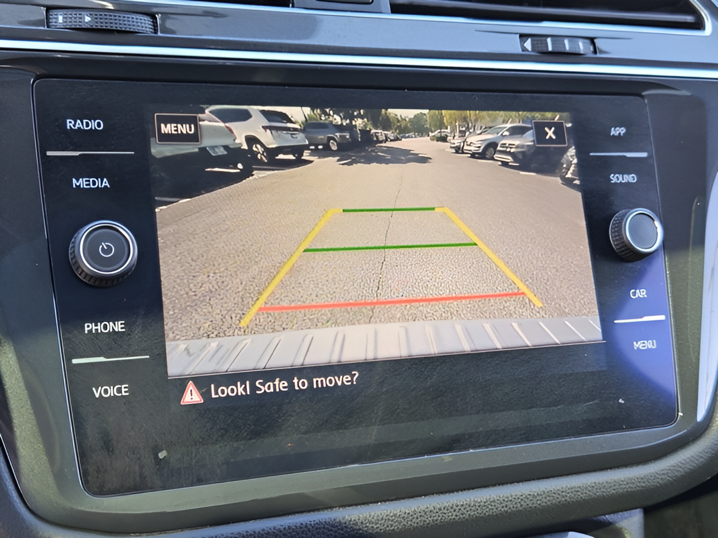 Used 2019 Volkswagen Tiguan SE w/ Panoramic Sunroof Package FWD image 21