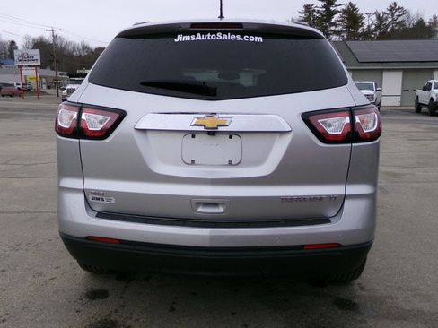 Used 2015 Chevrolet Traverse LT w/ Style and Technology Package image 4