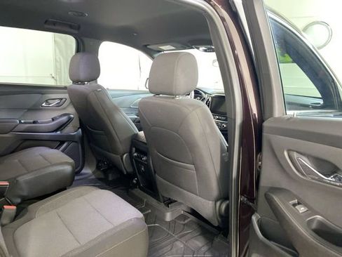 Used 2023 Chevrolet Traverse LT FWD image 26