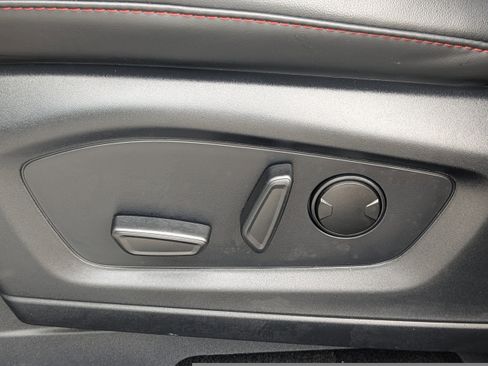 Used 2025 Ford Explorer ST-Line w/ ST-Line Street Pack image 24