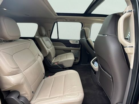 Used 2022 Lincoln Navigator L Reserve AWD/4WD image 21