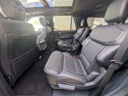 New 2027 Ford Expedition Platinum w/ Stealth Appearance Package AWD/4WD image 13