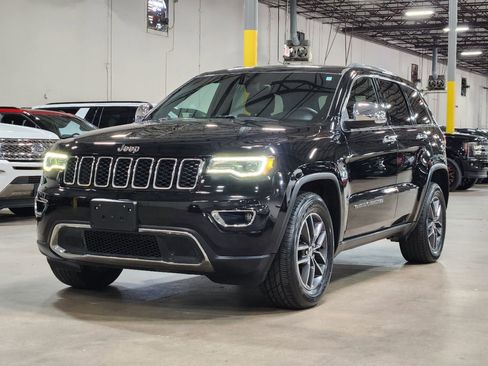 Used 2017 Jeep Grand Cherokee Limited w/ Luxury Group II RWD image 4