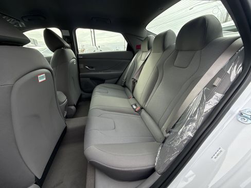 New 2026 Hyundai Elantra SE image 23