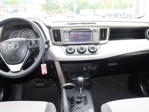 Used 2013 Toyota RAV4 LE AWD/4WD image 10