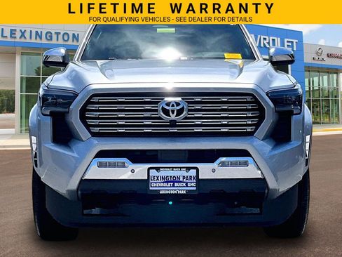 Used 2025 Toyota Tacoma Limited AWD/4WD image 3