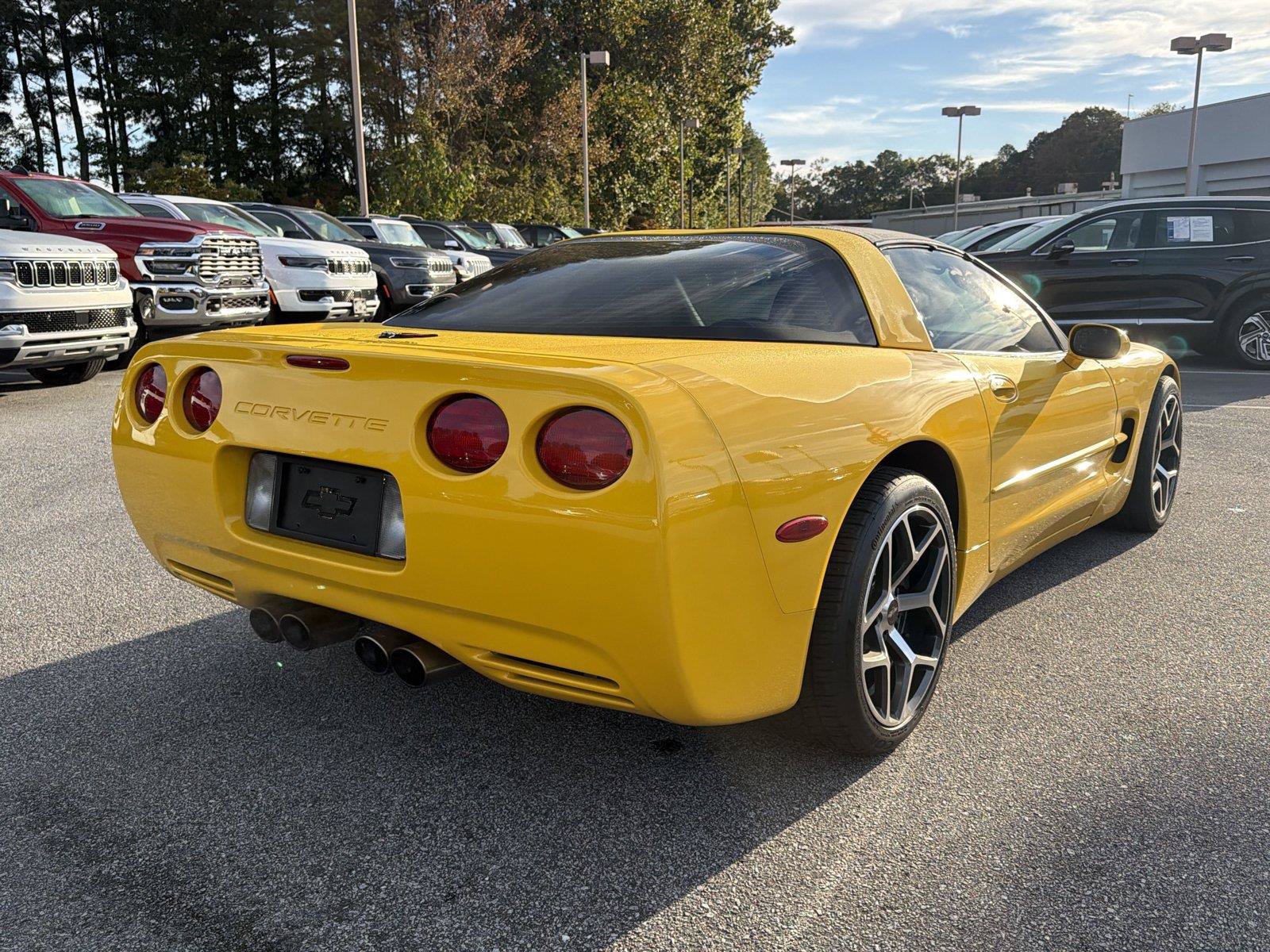 Used 2001 Chevrolet Corvette Coupe w/ Preferred Equipment Group2 RWD image 5