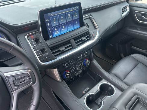 Used 2024 Chevrolet Suburban Z71 w/ Luxury Package image 25