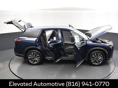Certified 2026 INFINITI QX60 Luxe w/ Family Package image 37