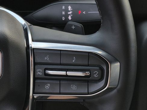 Used 2025 GMC Yukon Denali image 15