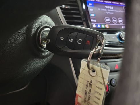 Used 2022 Chevrolet Trax LT FWD image 19