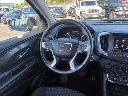 Used 2024 GMC Terrain SLE FWD image 34