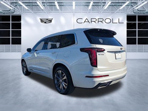 Used 2022 Cadillac XT6 Premium Luxury image 5