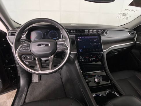 Used 2023 Jeep Grand Cherokee L Limited w/ Black Appearance Package image 7