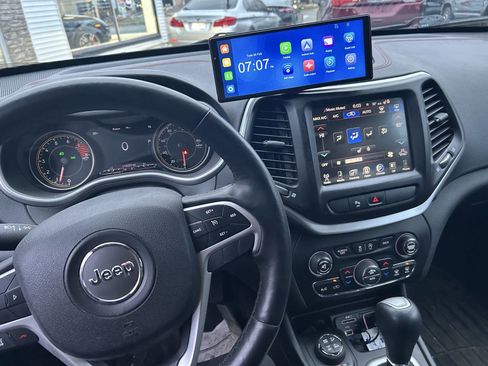 Used 2018 Jeep Cherokee Trailhawk w/ Comfort/Convenience Group image 15