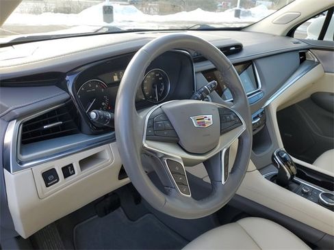Certified 2023 Cadillac XT5 Premium Luxury image 8