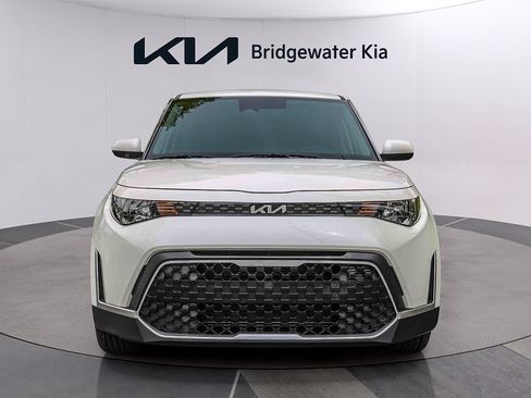 Certified 2025 Kia Soul LX w/ LX Technology Package FWD image 6