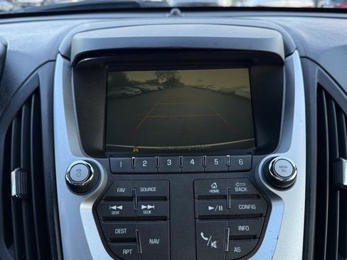 Used 2017 Chevrolet Equinox LT FWD image 16