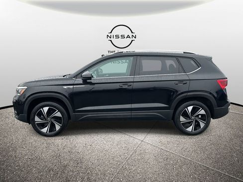 Used 2024 Volkswagen Taos SE image 7