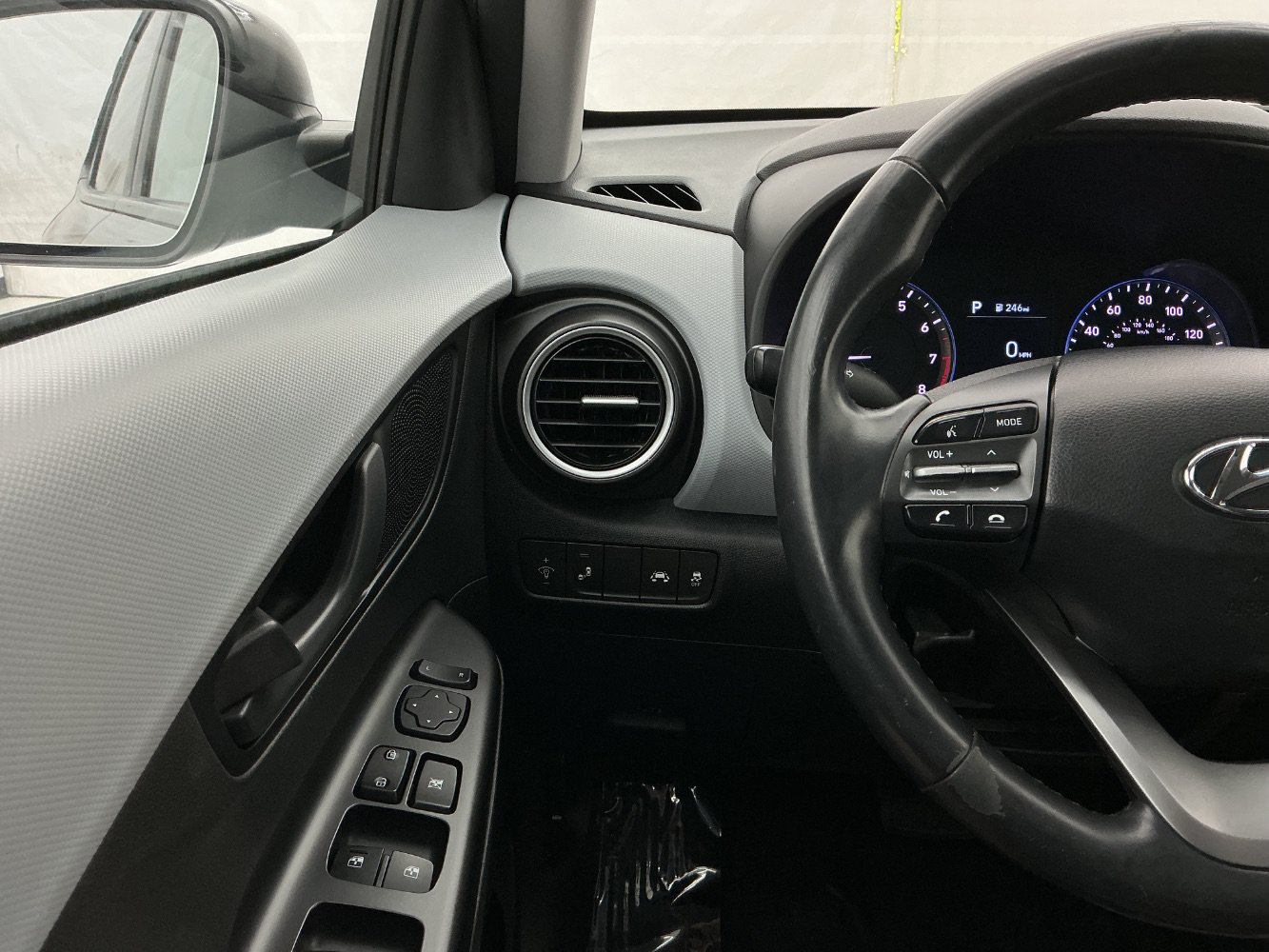 Used 2019 Hyundai Kona SEL FWD image 32